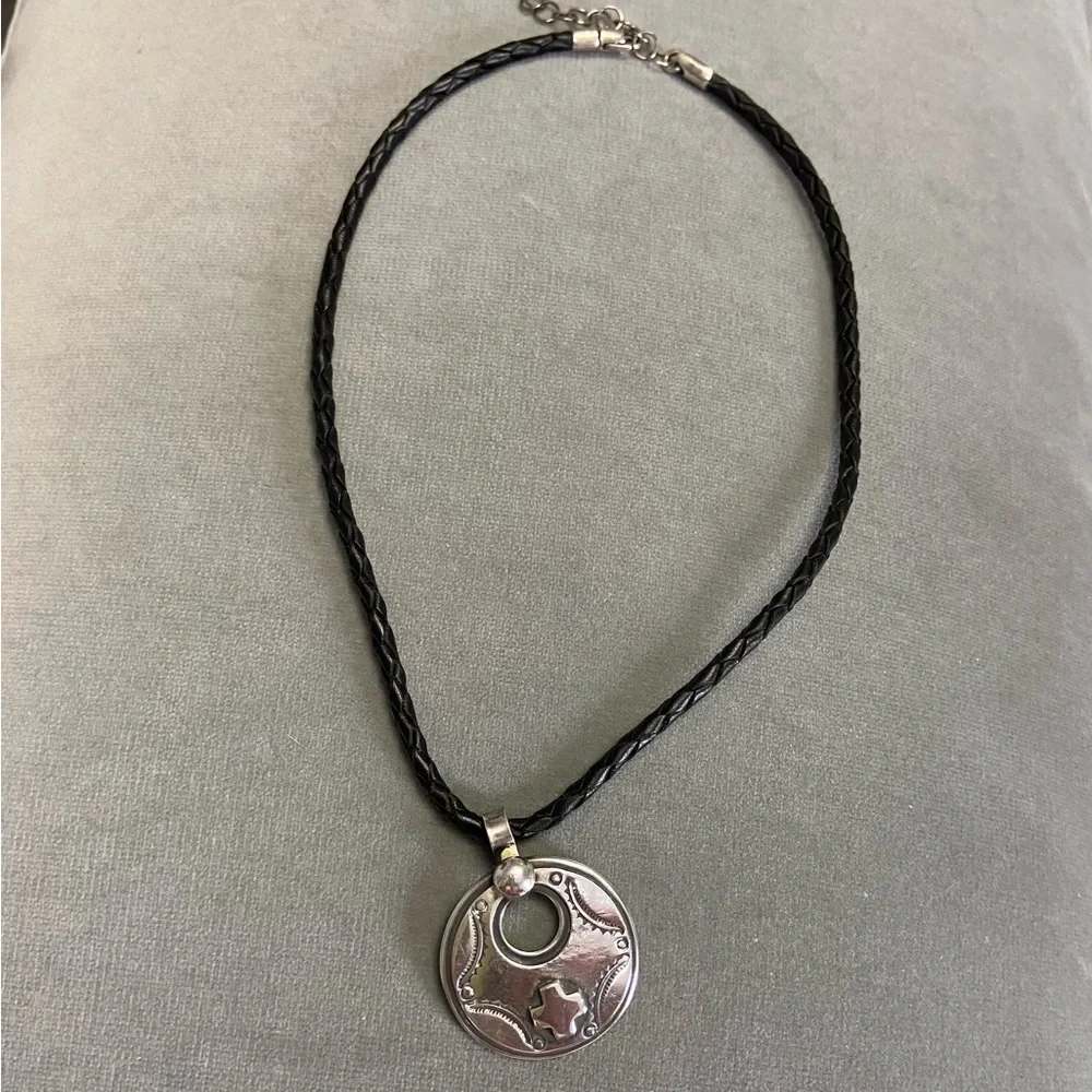 Dennis Hogan Southwestern Silver Necklace - Picture 2 of 4